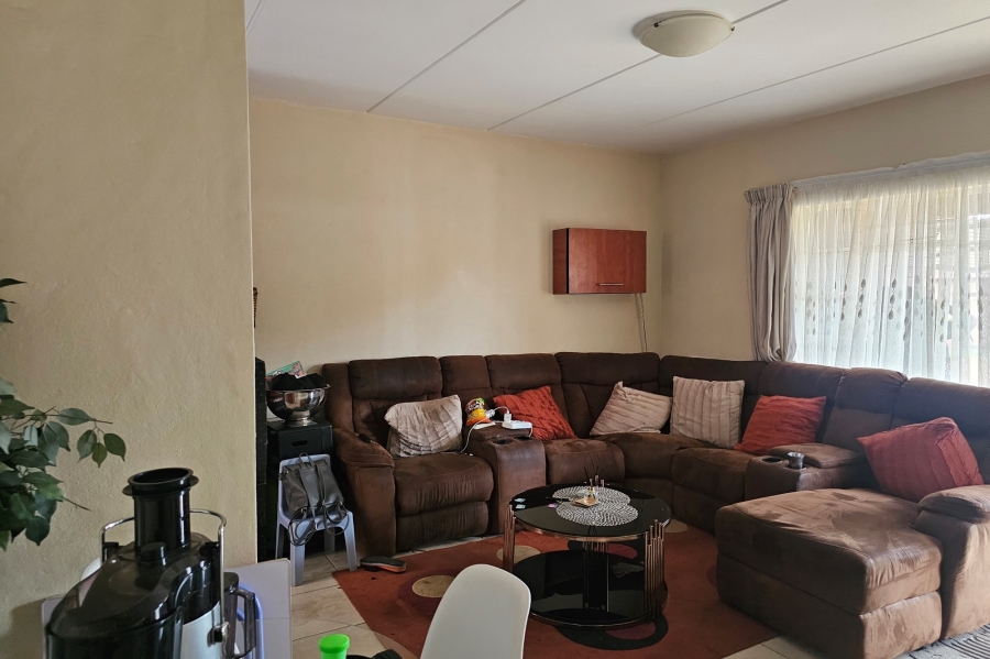 2 Bedroom Property for Sale in Waterval East North West